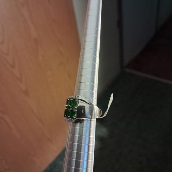 Ring 7.5 - Picture 2 of 4